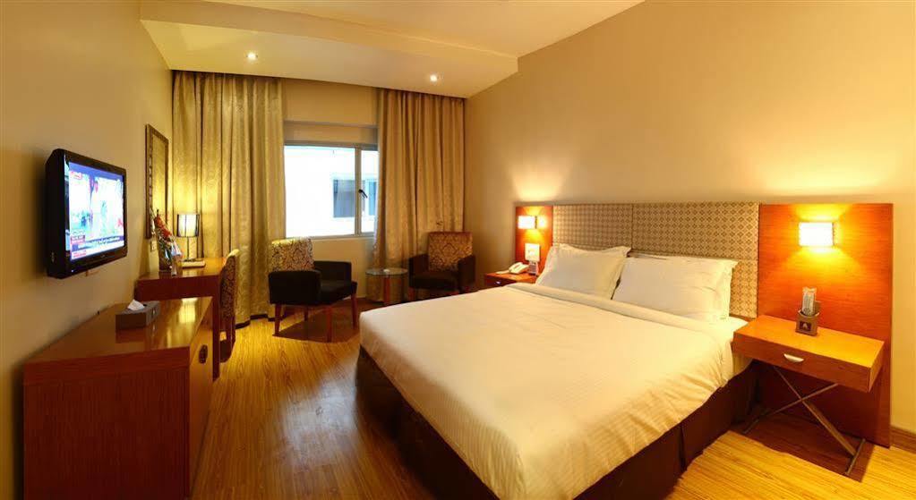 Best Western Ashoka Hyderabad Bagian luar foto
